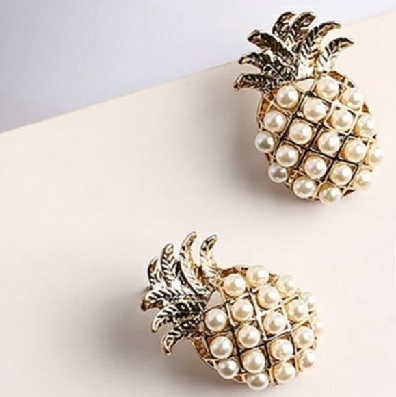 Gold Pineapple Pearl Earrings ear ring - Picture 3 of 5